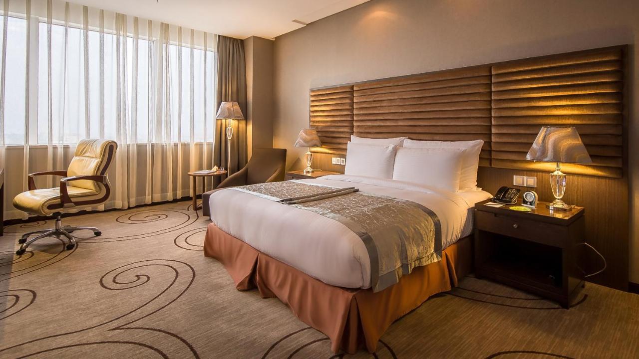 Fleuve Congo Hotel By Blazon Hotels Кіншаса Екстер'єр фото