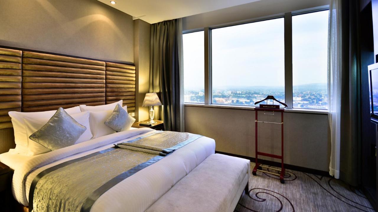 Fleuve Congo Hotel By Blazon Hotels Кіншаса Екстер'єр фото