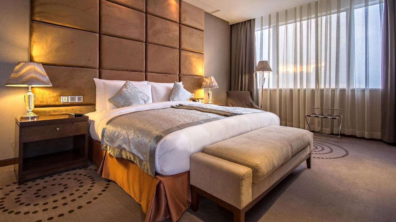 Fleuve Congo Hotel By Blazon Hotels Кіншаса Екстер'єр фото
