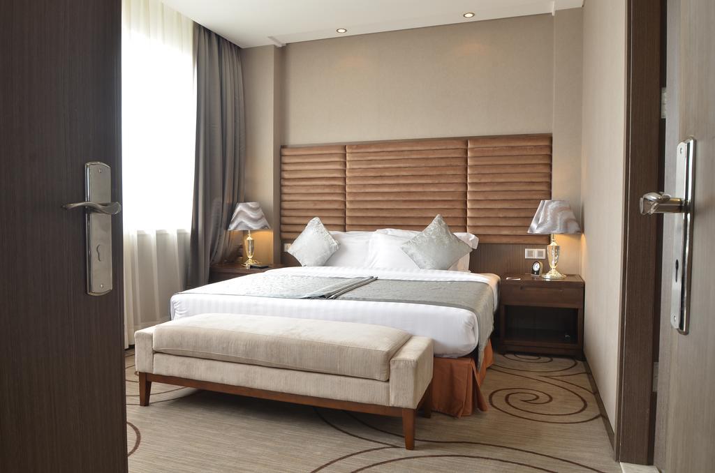 Fleuve Congo Hotel By Blazon Hotels Кіншаса Екстер'єр фото
