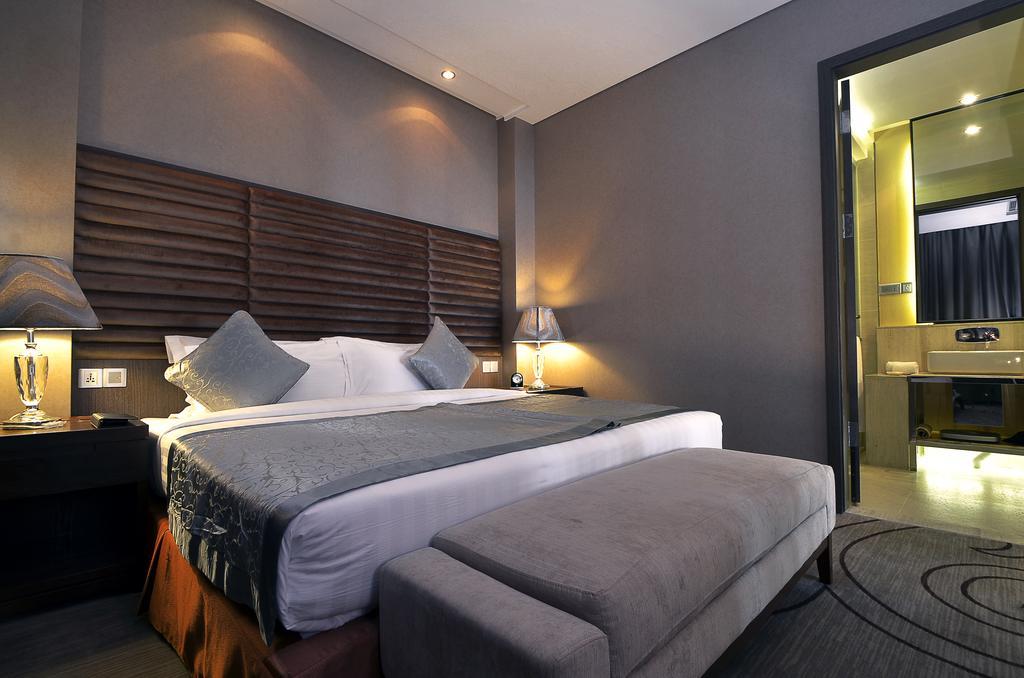 Fleuve Congo Hotel By Blazon Hotels Кіншаса Екстер'єр фото